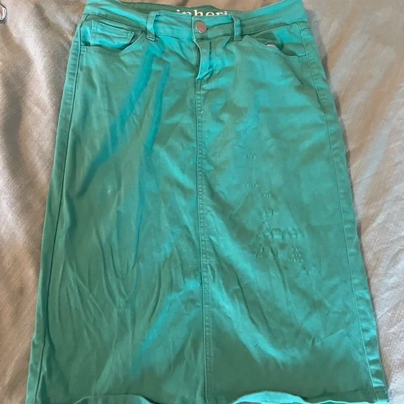 Chic Coral Women's Skirt - Picture 14 of 16